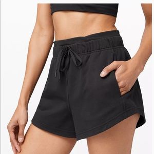 LULULEMON SHORTS SIZE 8